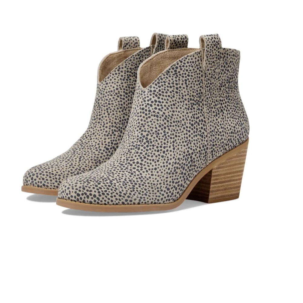 Toms Constance Booties size 9 in Animal Print